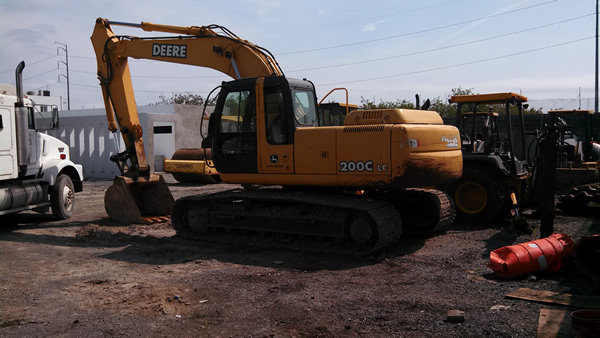 Renta de Excavadora John Deere 200C en Hermosillo